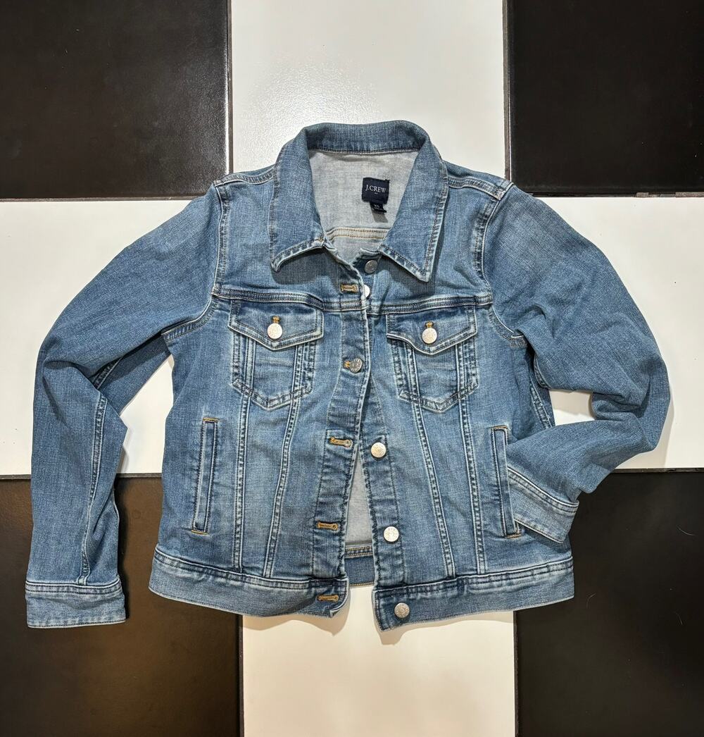 Classic J.Crew women's denim jacket medium indigo wash Size XS trucker style